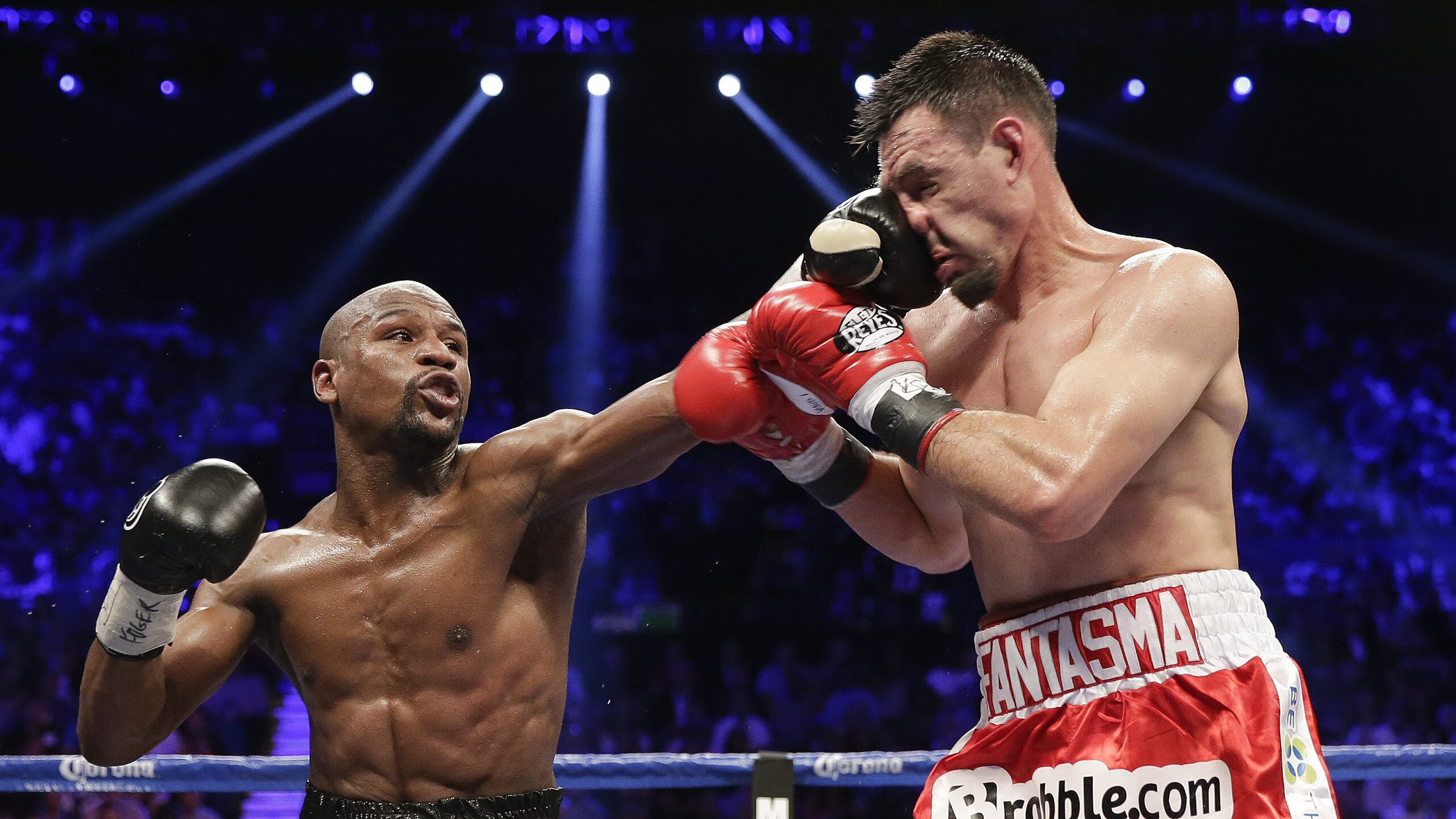 足球赛事纪录片热播，传递体育热血与奋斗精神，足球纪录片排行榜